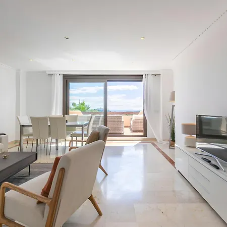 Exclusivo Atico Con Esplendidas Vistas Al Mar Estepona